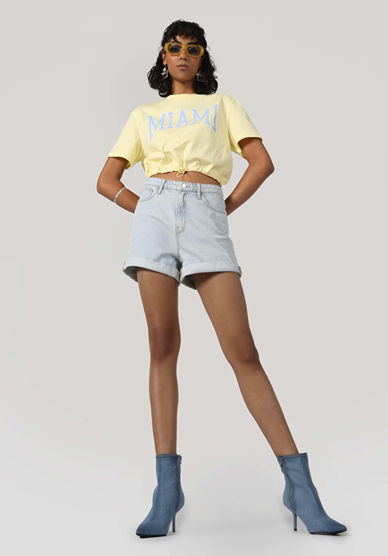 Regular Fit Yuvarlak Yaka Miami Baskılı Kadın Sari Kısa Kol Tişört