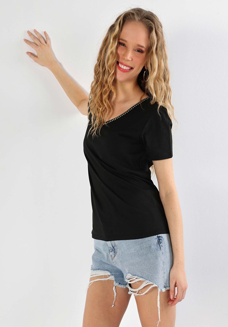 Regular Fit V Yaka Düz Cepsiz Kadın Siyah Kısa Kol Tişört