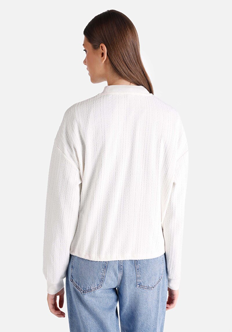 Regular Fit Yuvarlak Yaka Jakarlı Kadın Beyaz Uzun Kol Tişört