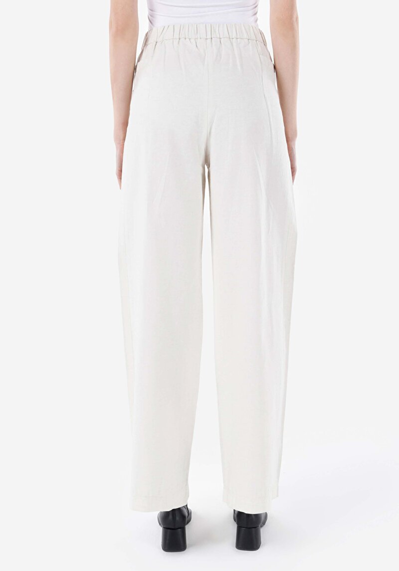 Regular Fit Yüksel Bel Geniş Paça Kadın Beyaz Cepsiz Pantolon