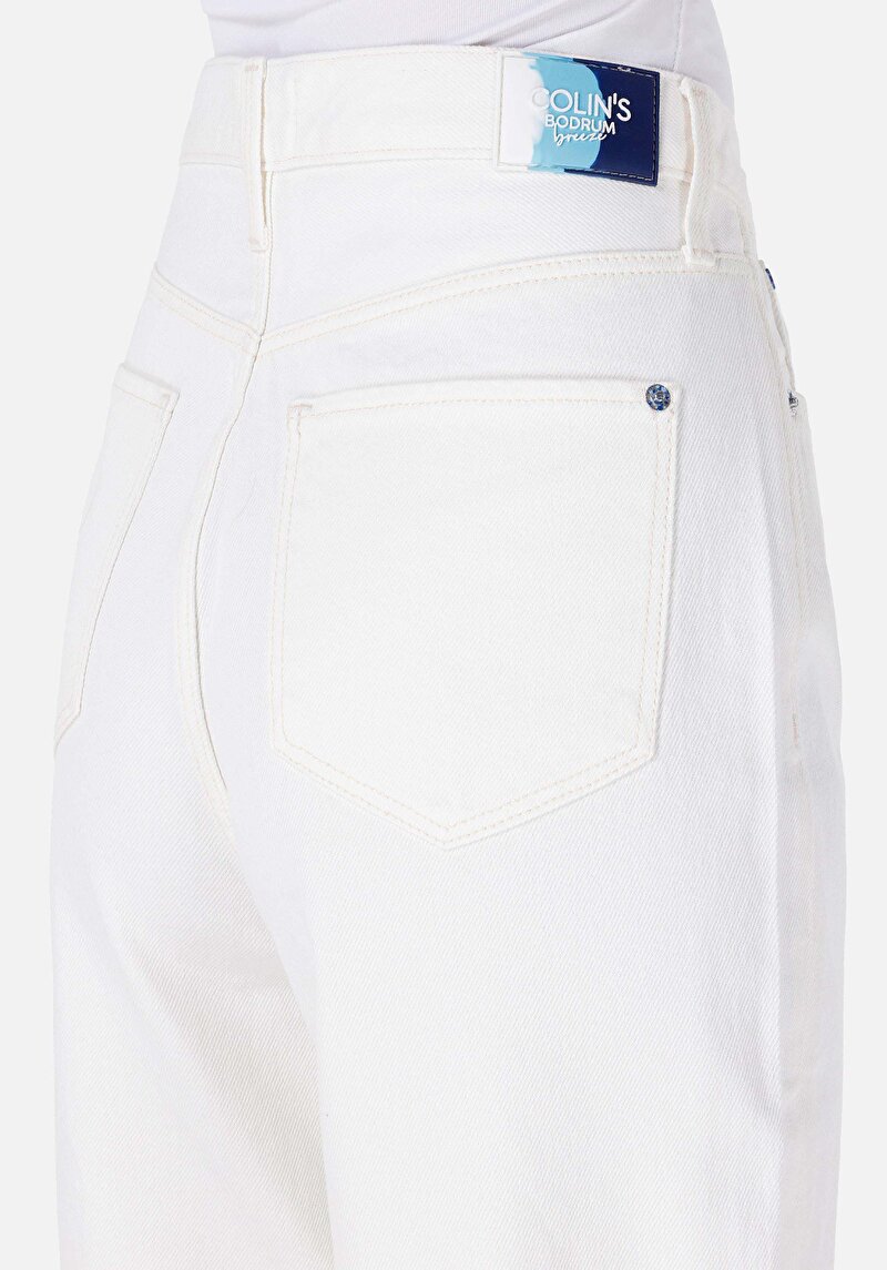 Balloon Fit Yüksek Bel Daralan Paça Kadın Beyaz Jean Pantolon
