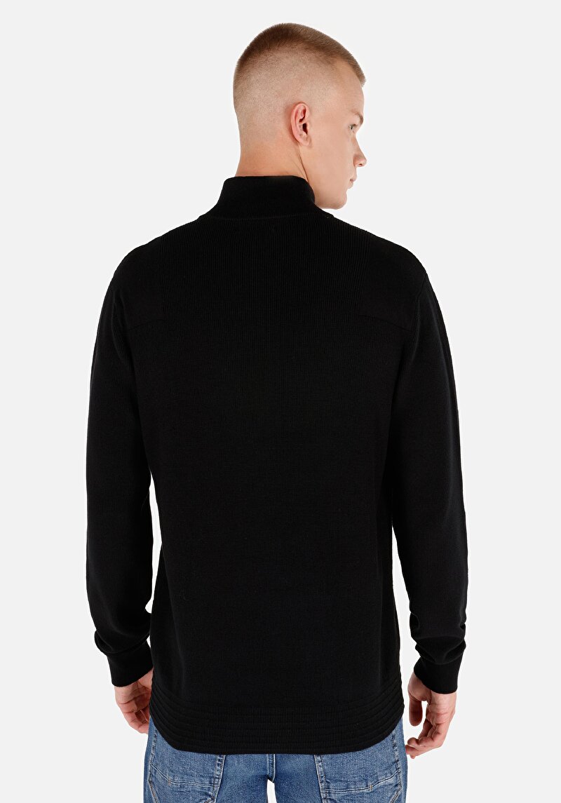 Regular Fit Dik Yaka Jakarlı Erkek Siyah Kazak