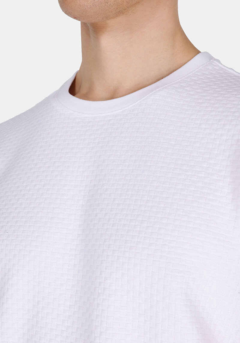 Regular Fit Yuvarlak Yaka Jakarlı Erkek Beyaz Kısa Kol Tişört