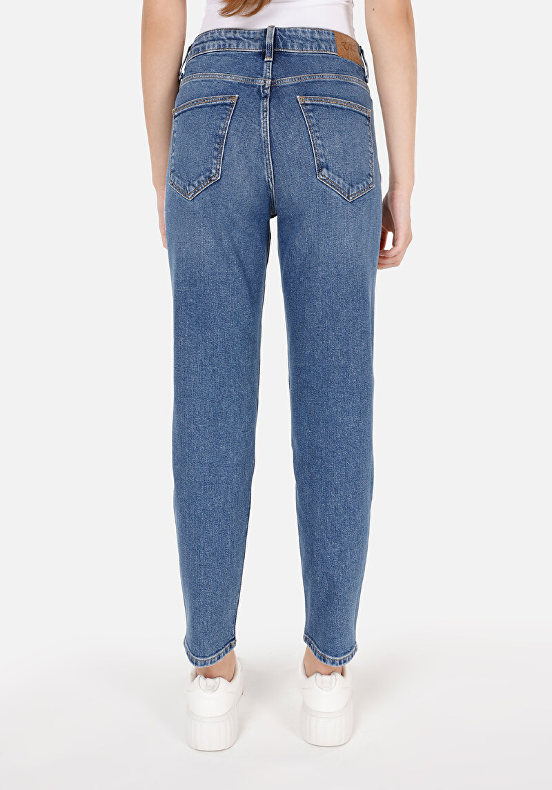 Mom Fit Daralan Paça Fermuarlı Kadın İndigo Jean Pantolon