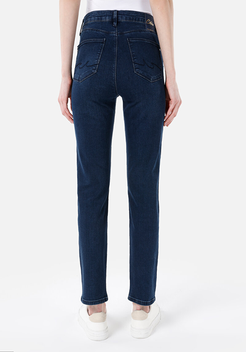 Slim Fit Orta Bel Düz Paça Kadın İndigo Jean Pantolon