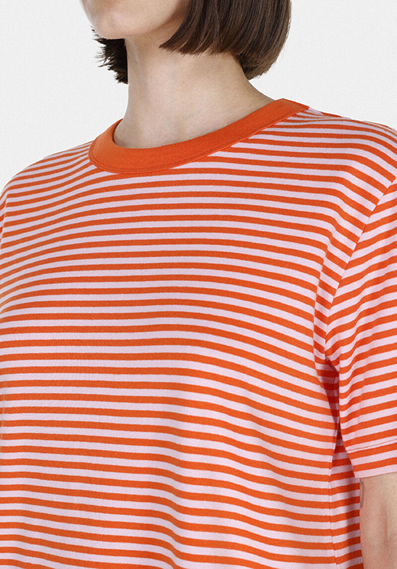 Regular Fit Yuvarlak Yaka Çizgili Kadın Kirmizi Kısa Kol Tişört