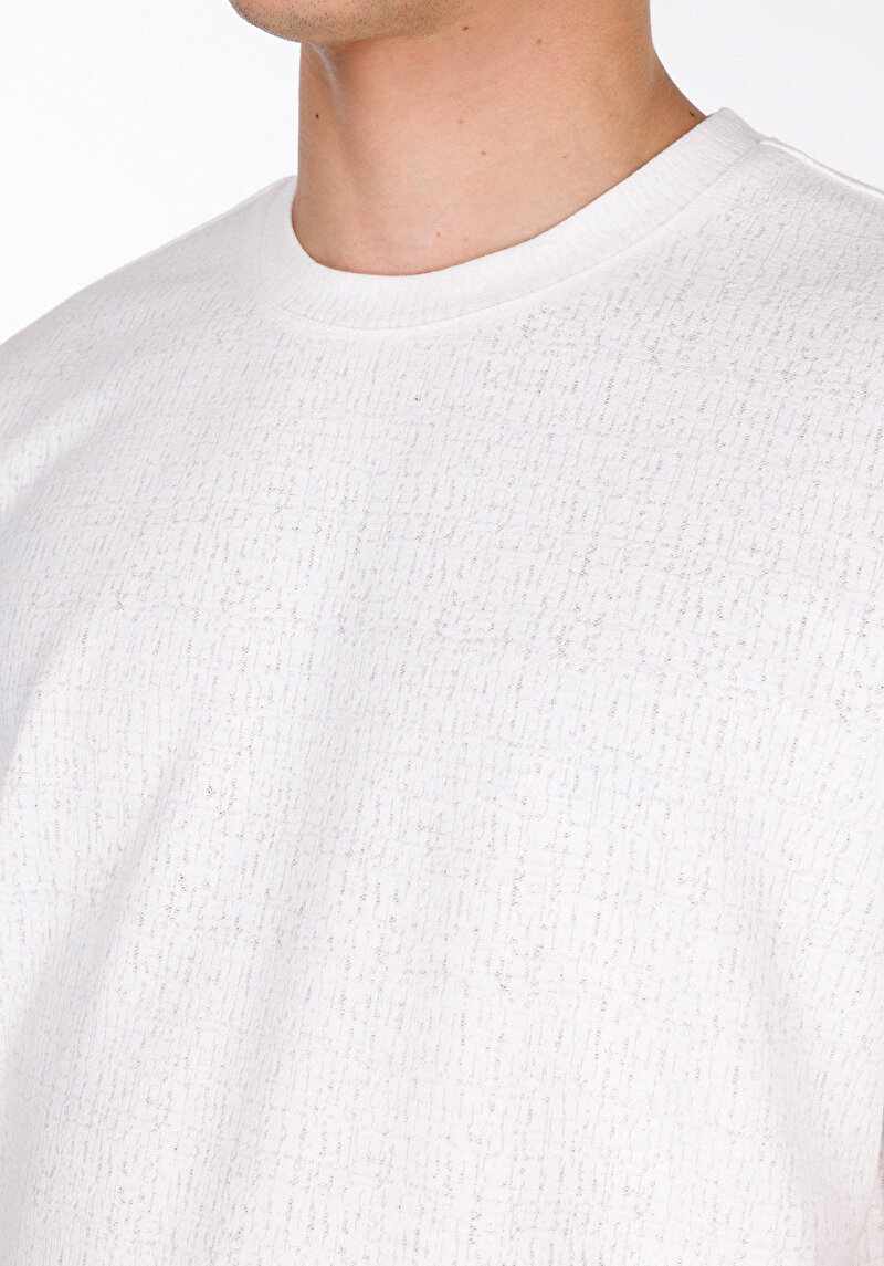 Comfort Fit Yuvarlak Yaka Jakarlı Erkek Beyaz Kısa Kol Tişört