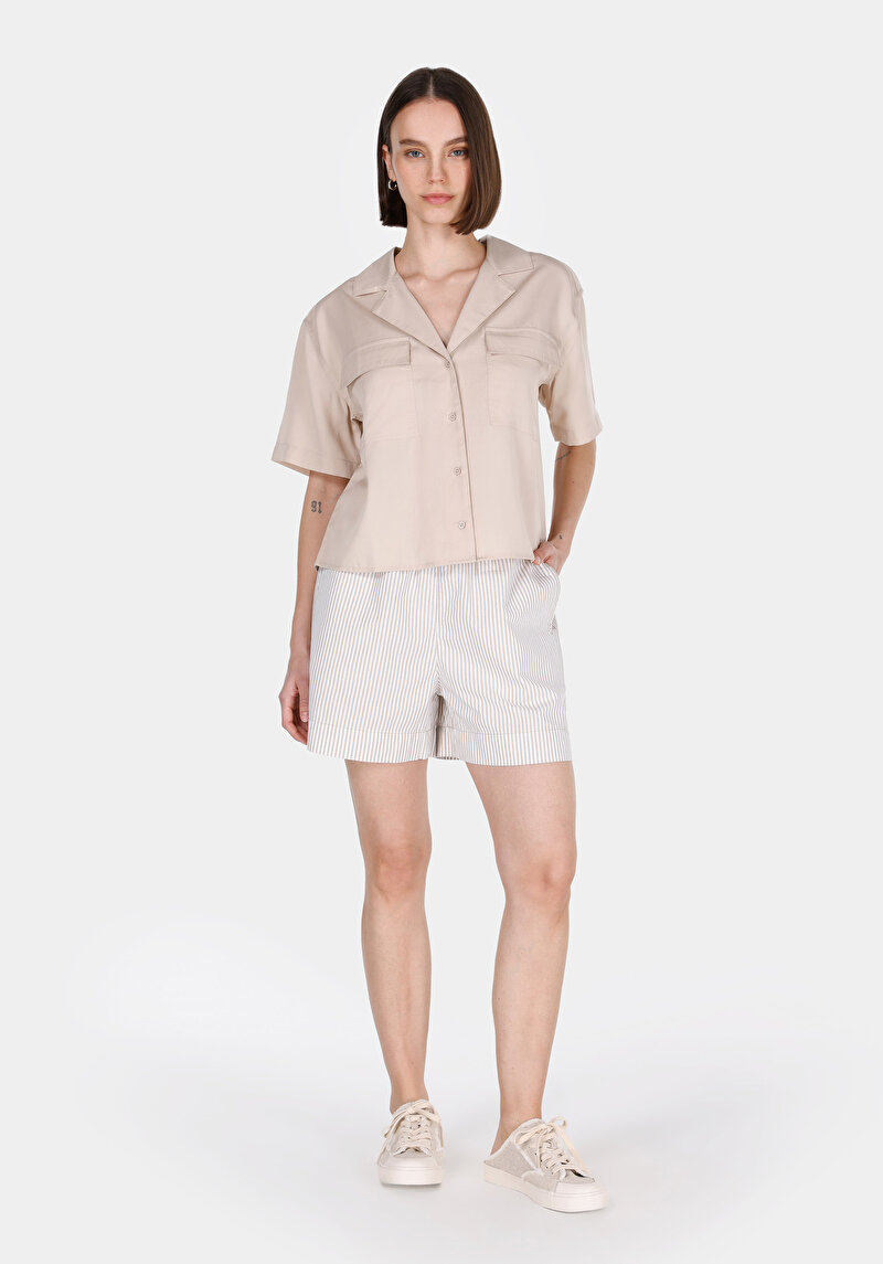 Regular Fit Düşük Bel Çizgili Kadın Bej Şort