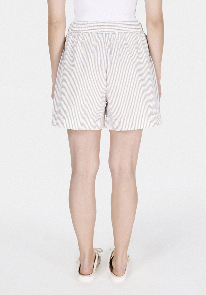 Regular Fit Düşük Bel Çizgili Kadın Bej Şort