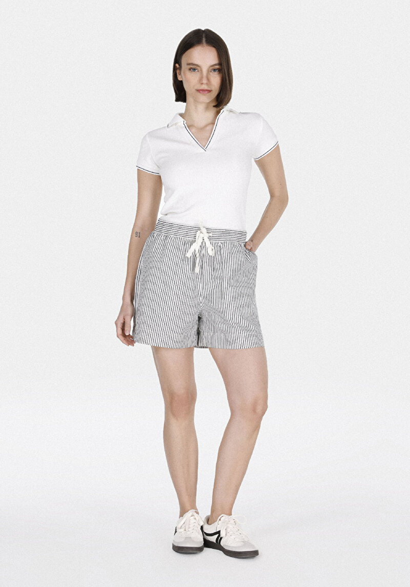 Regular Fit Düşük Bel Çizgili Kadın Lacivert Şort