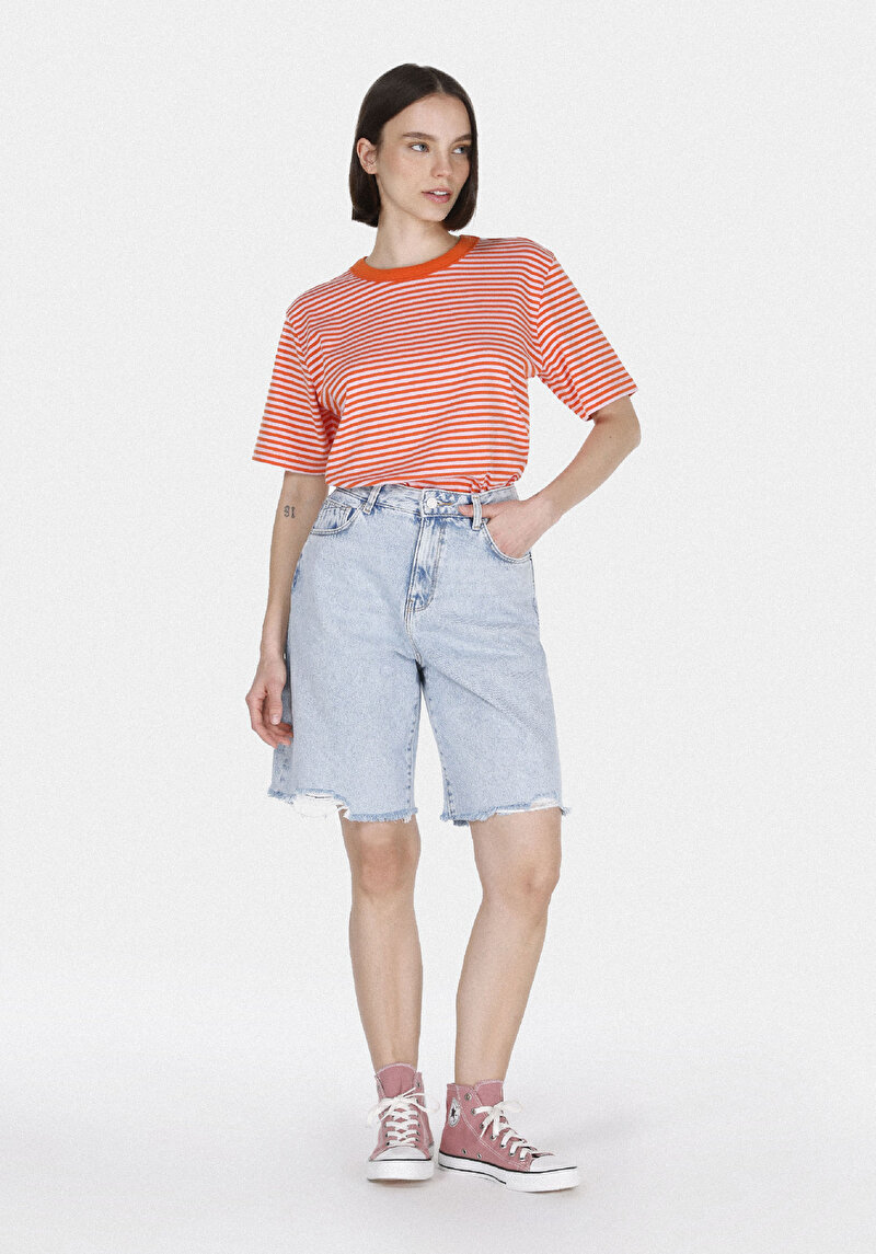 Regular Fit Yüksel Bel Düz Geniş Paça Kadın Bleach İndigo Denim Jean Şort