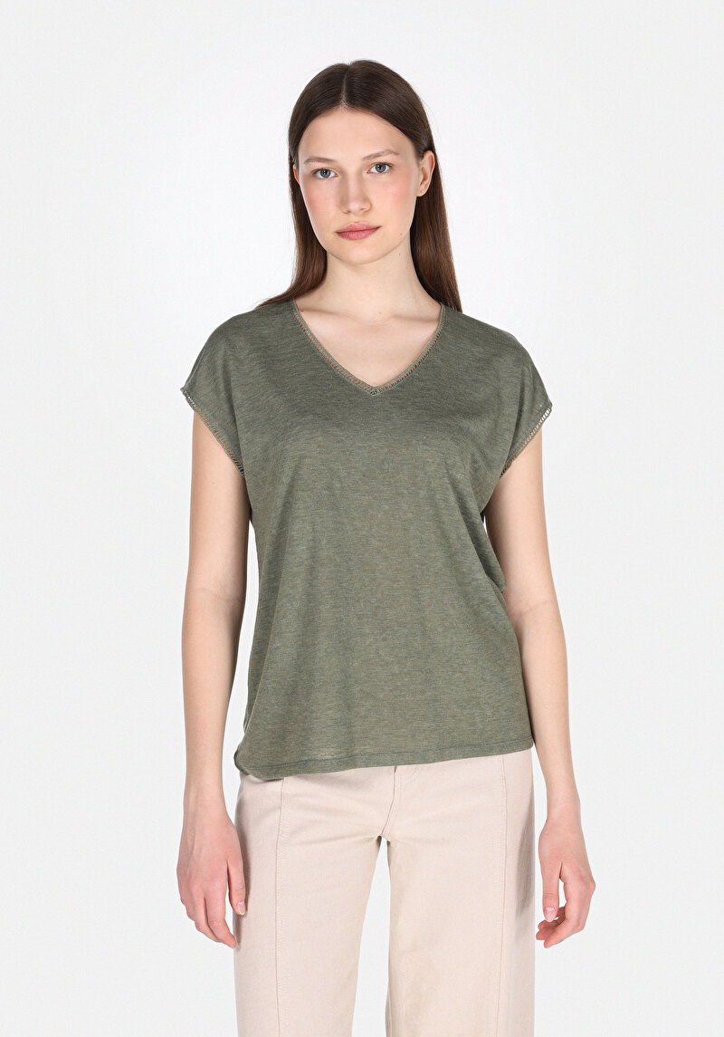 Regular Fit V Yaka Düz Kadın Yeşil Kolsuz Tişört