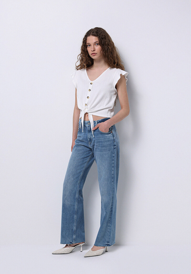 Regular Fit V Yaka Düz Kadın Beyaz Kısa Kol Tişört