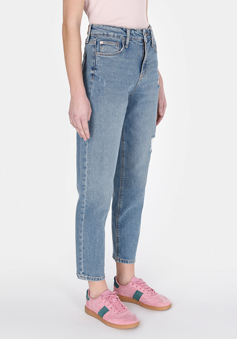 Mom Fit Yüksek Bel Daralan Paça Kadın İndigo Denim Jean Pantolon