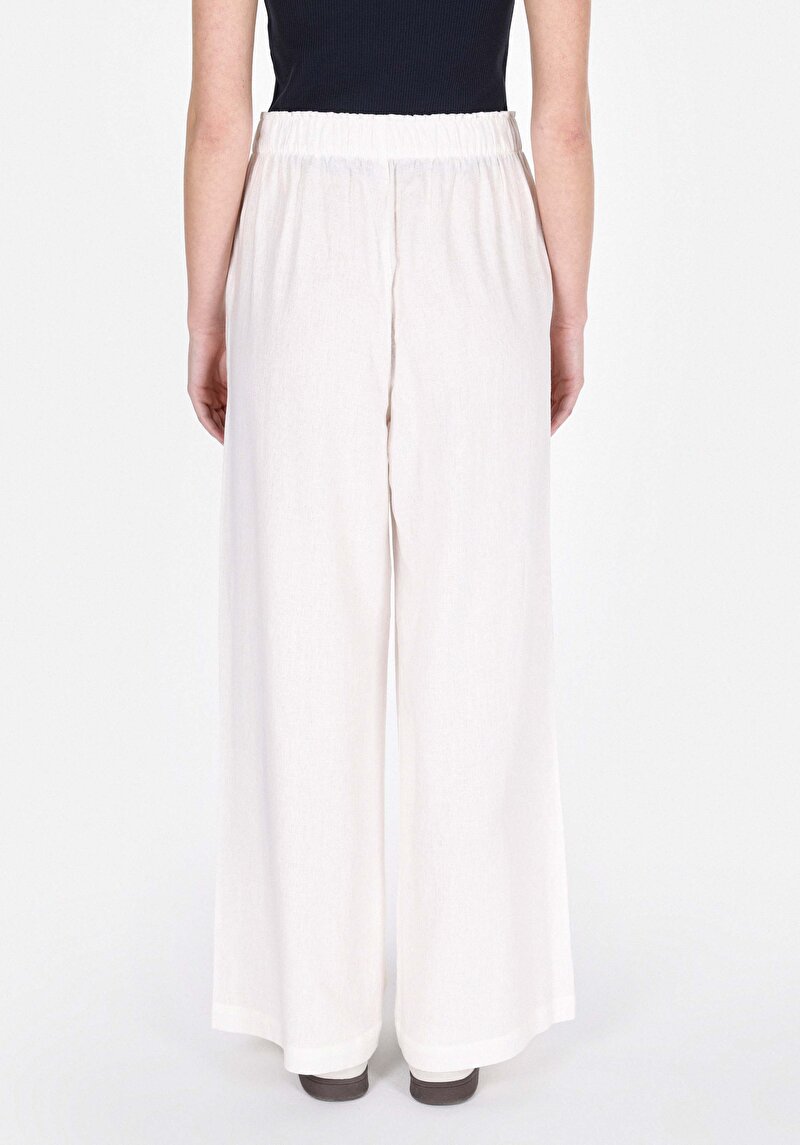 Regular Fit Yüksel Bel Geniş Paça Kadın Beyaz Pantolon