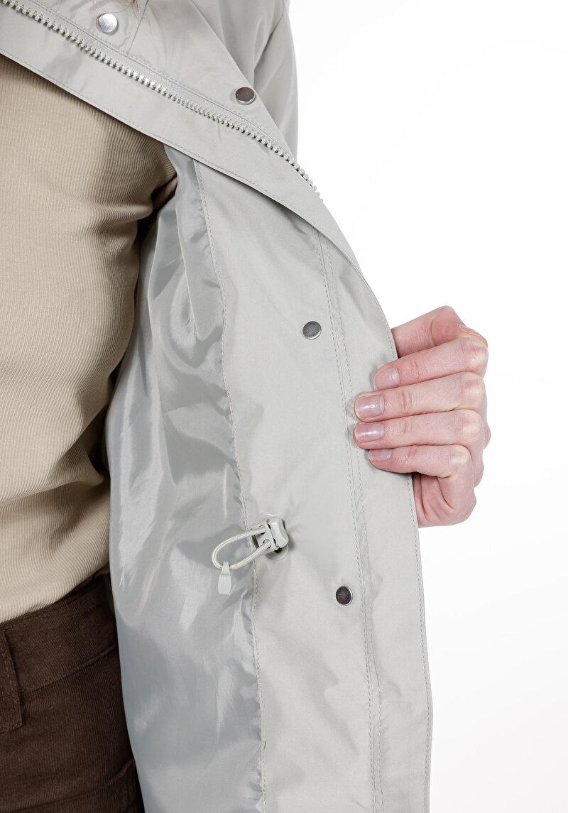 Regular Fit Düz Astarlı Çıtçıtlı Su Geçirmez Kadın Yeşil Yağmurluk