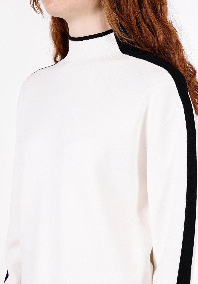 Regular Fit Yarım Balıkçı Yaka Düz Kadın Beyaz Kazak