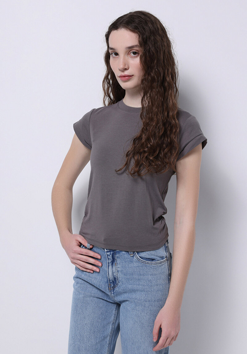 Slim Fit Yuvarlak Yaka Düz Kadın Gri Kısa Kol Tişört