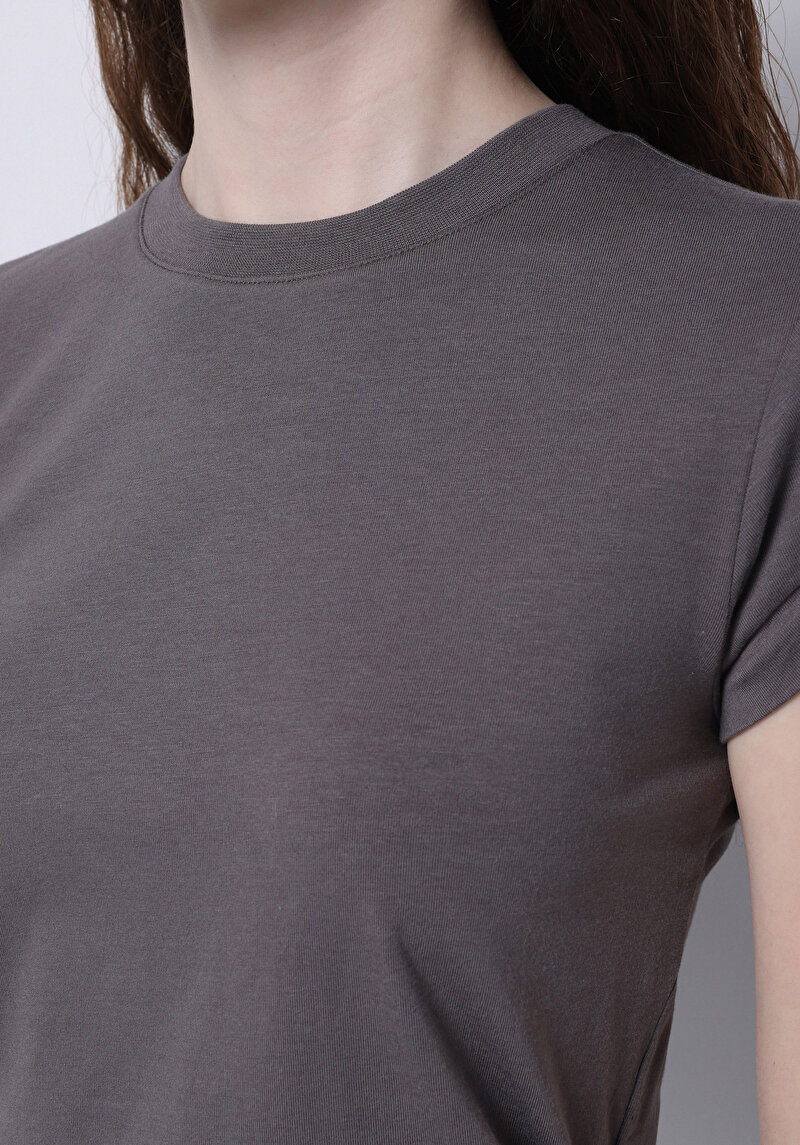 Slim Fit Yuvarlak Yaka Düz Kadın Gri Kısa Kol Tişört