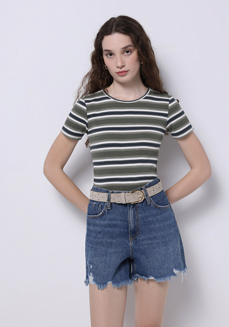 Slim Fit Yuvarlak Yaka Çizgili Kadın Yeşil Kısa Kol Tişört