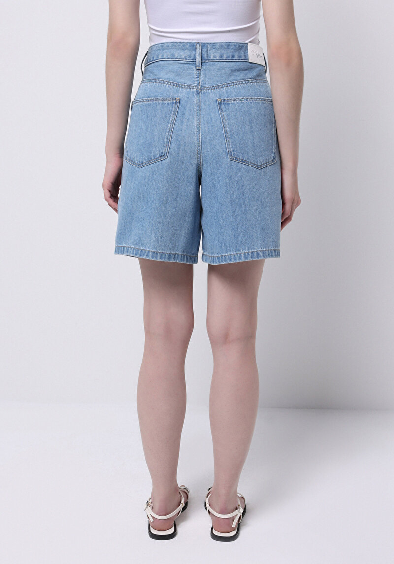 Loose Fit Yüksek Bel Düz Kadın Light İndigo Cepli Denim Jean Şort