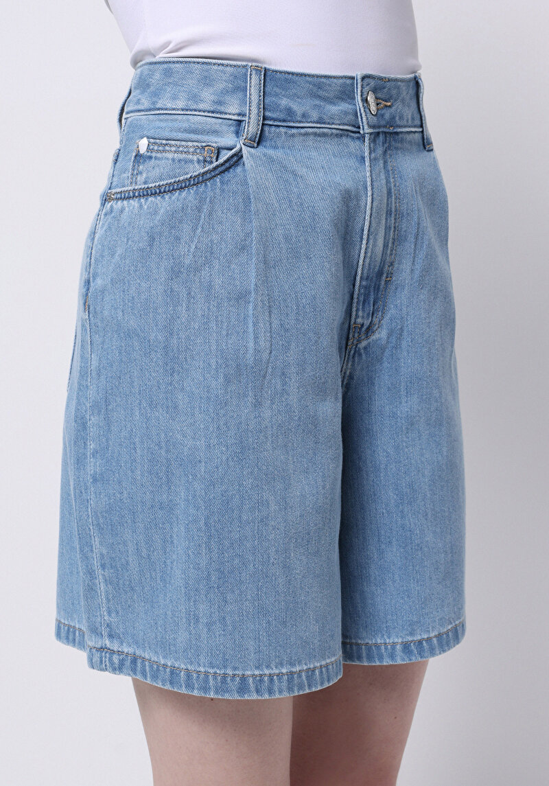 Loose Fit Yüksek Bel Düz Kadın Light İndigo Cepli Denim Jean Şort