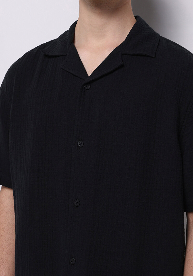 Comfort Fit Shirt Neck Jakarlı Erkek Siyah Kısa Kol Gömlek