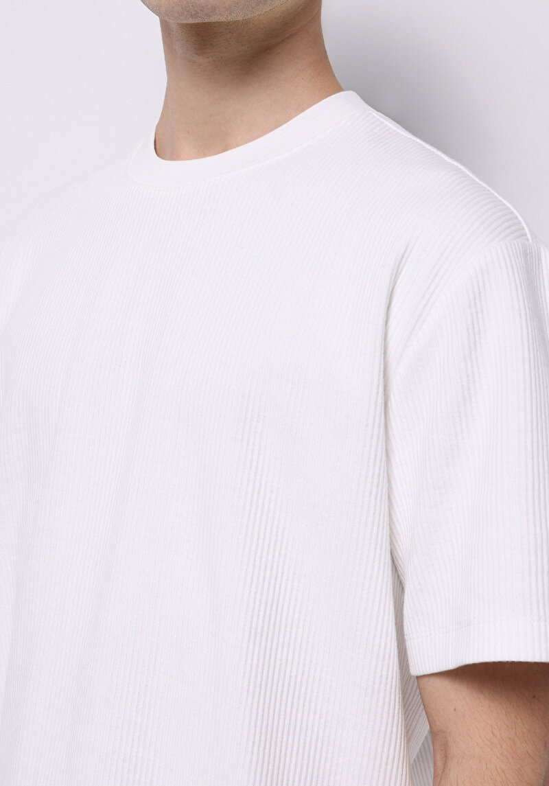 Comfort Fit Yuvarlak Yaka Düz Erkek Beyaz Kısa Kol Tişört