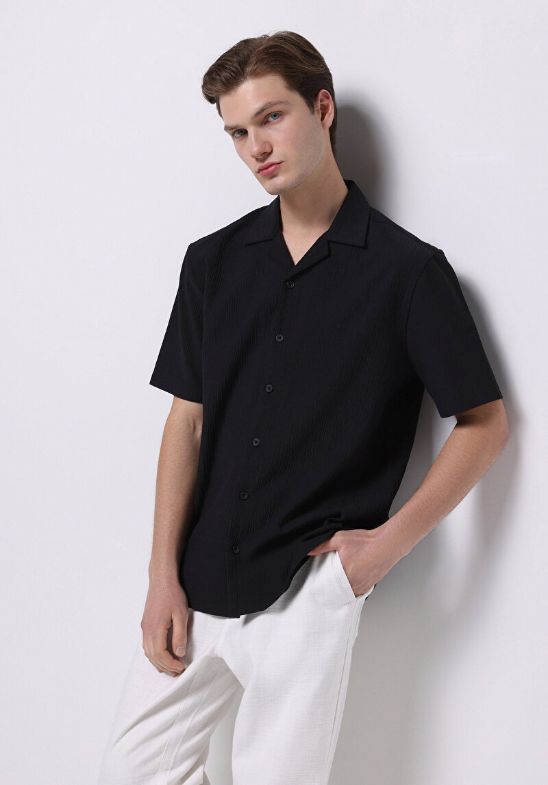 Regular Fit Shirt Neck Jakarlı Erkek Siyah Kısa Kol Gömlek