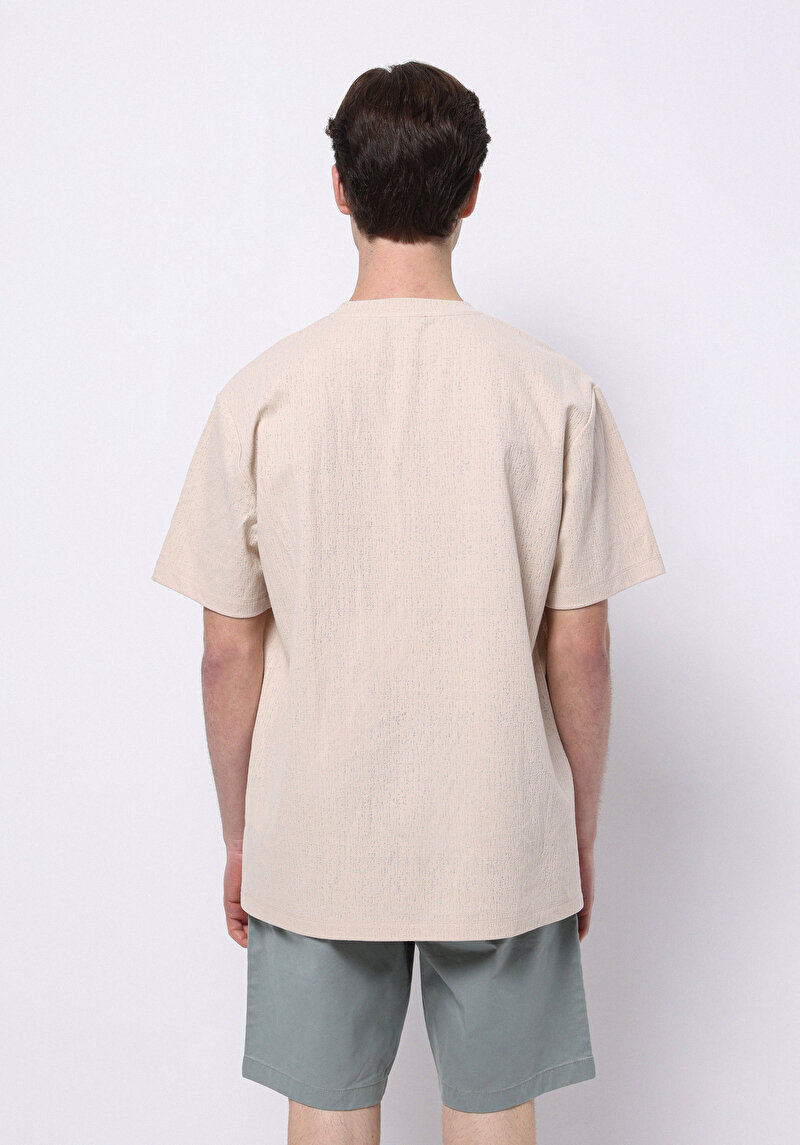 Comfort Fit Yuvarlak Yaka Jakarlı Erkek Bej Kısa Kol Tişört