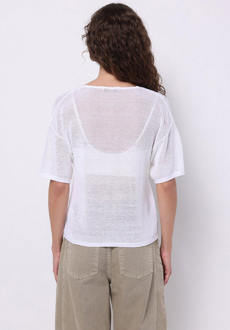 Regular Fit V Yaka Çiçekli Kadın Beyaz Kısa Kol Kazak