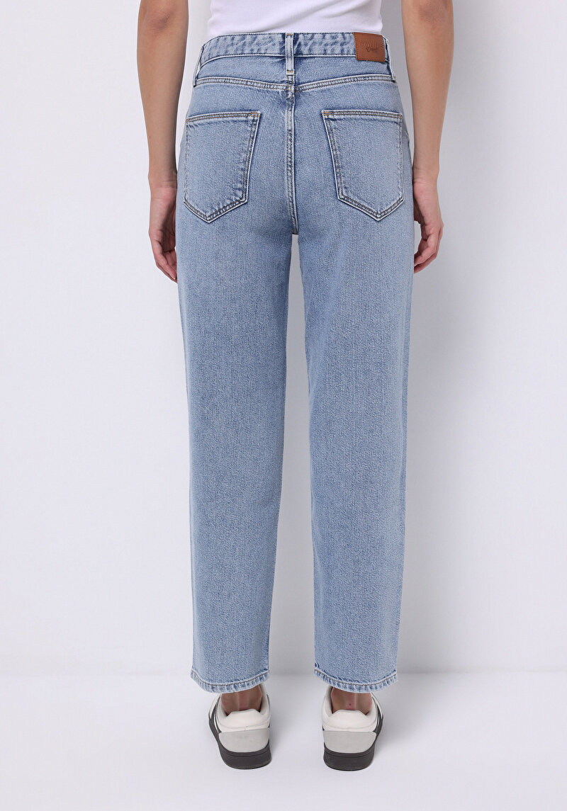 Straight Fit Yüksek Bel Düz Paça Kadın Light İndigo Denim Jean Fermuarlı Pantolon