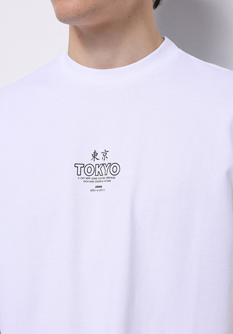Comfort Fit Yuvarlak Yaka Düz Erkek Tokyo Yazılı Beyaz Kısa Kol Tişört