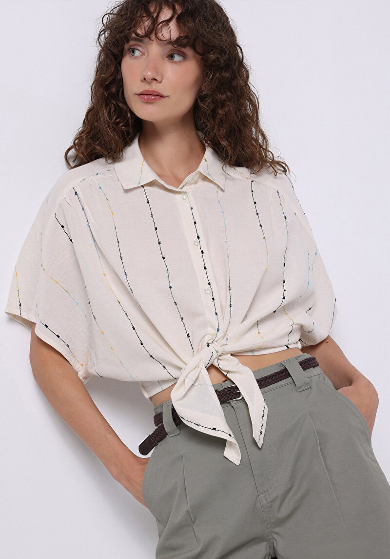 Regular Fit Shirt Neck Nakışlı Kadın Ekru Kısa Kol Gömlek