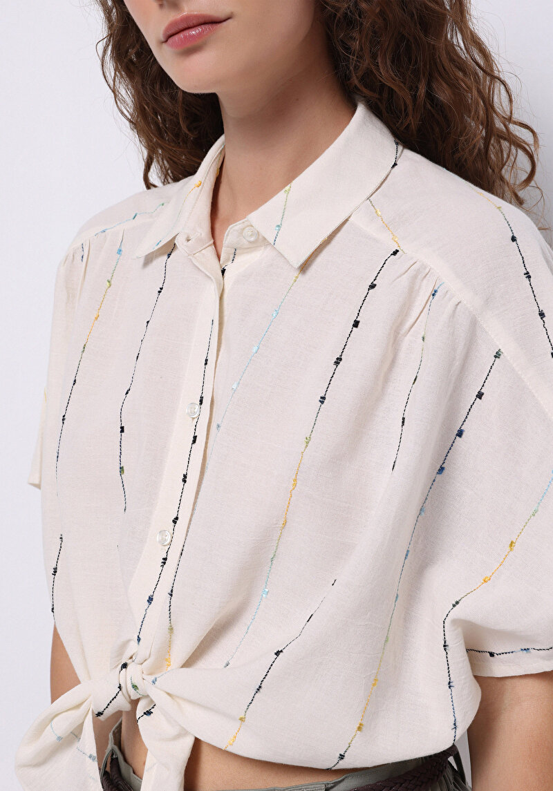 Regular Fit Shirt Neck Nakışlı Kadın Ekru Kısa Kol Gömlek