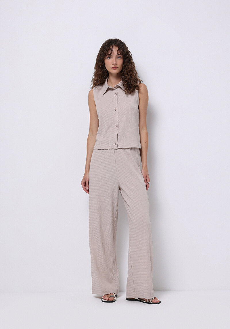 Slim Fit Shirt Neck Düz Kadın Bej Kolsuz Tişört