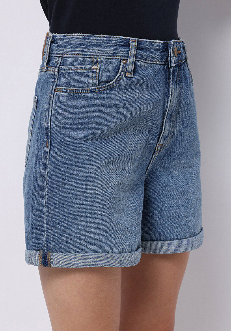 Mom Fit Yüksek Bel Düz Kadın İndigo Jean Şort