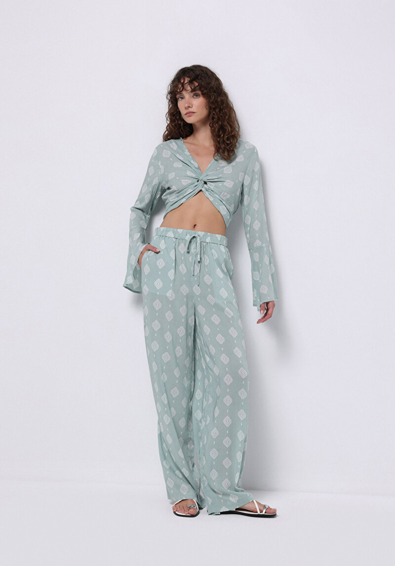 Slim Fit V Yaka Baskılı Kadın Yeşil Uzun Kol Gömlek