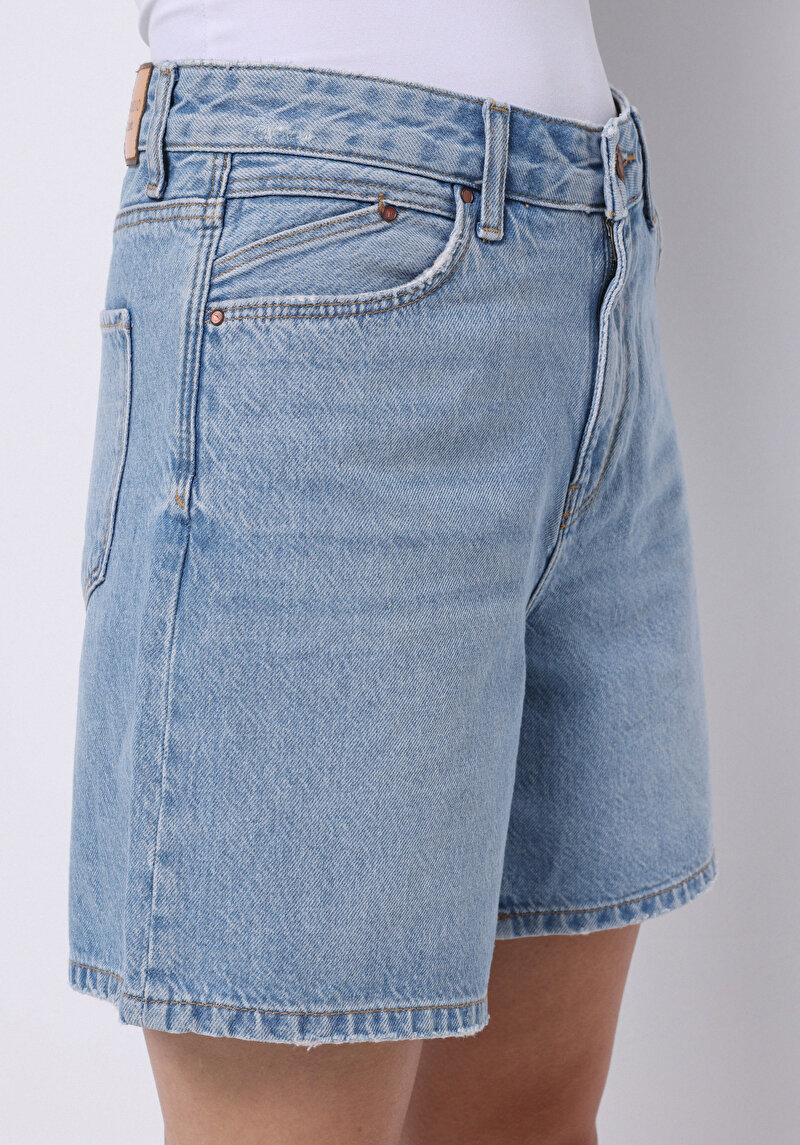 Mom Fit Yüksek Bel Düz Kadın Light İndigo Denim Astarsız Jean Şort