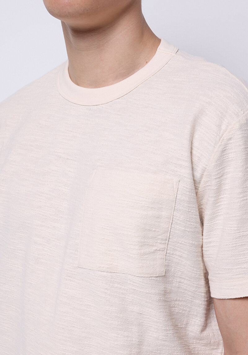Comfort Fit Yuvarlak Yaka Düz Erkek Ekru Cepli Kısa Kol Tişört
