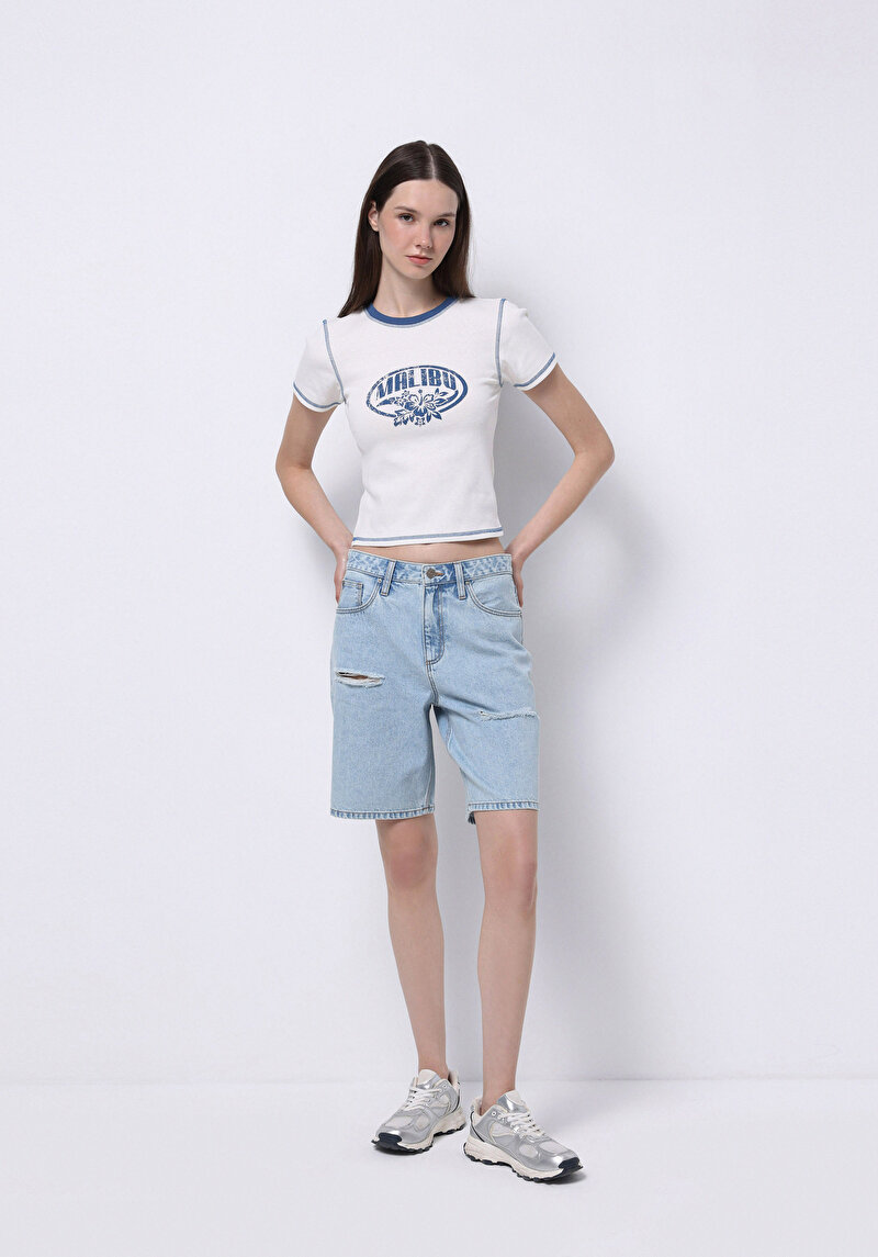 Slim Fit Yuvarlak Yaka Pamuklu Cepsiz Baskılı Kadın Beyaz Kısa Kol Tişört