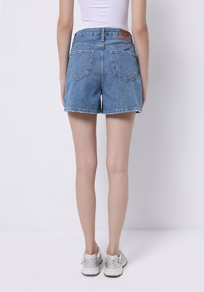 Mom Fit Yüksek Bel Düz Kadın Light İndigo Pamuk Denim Jean Şort