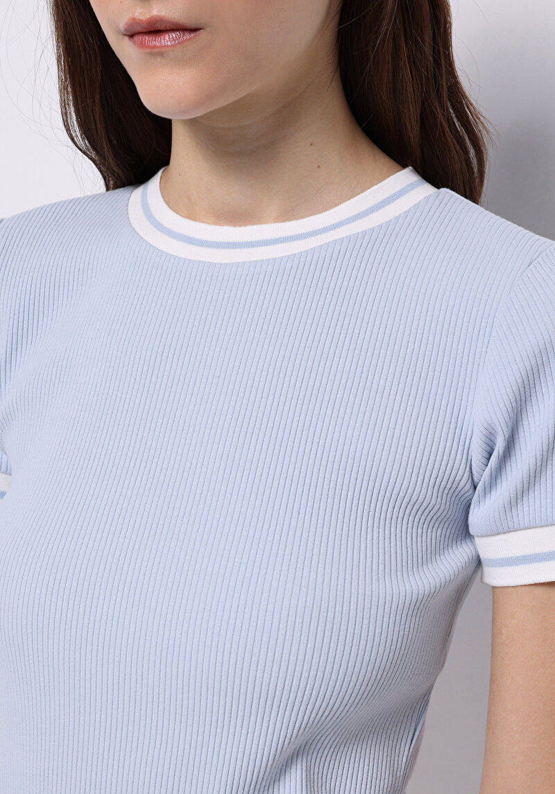 Slim Fit Yuvarlak Yaka Düz Kadın Mavi Kısa Kol Tişört