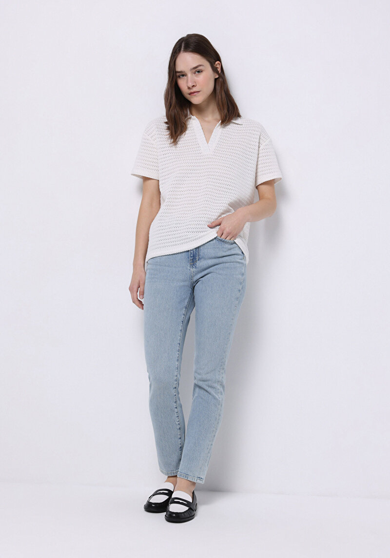 Regular Fit Polo Yaka Jakarlı Kadın Beyaz Örme Kısa Kol Tişört
