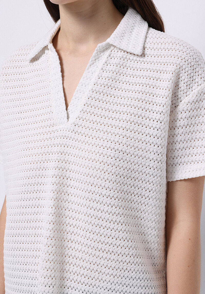 Regular Fit Polo Yaka Jakarlı Kadın Beyaz Örme Kısa Kol Tişört