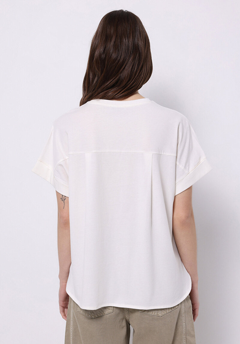 Regular Fit Yuvarlak Yaka Düz Pamuıklu Kadın Ekru Kısa Kol Tişört
