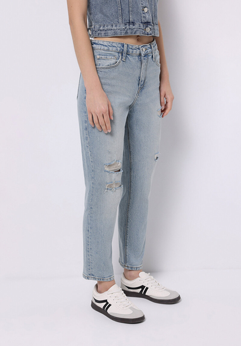 Mom Fit Yüksek Bel Daralan Paça Kadın Açik İndigo Jean Pantolon