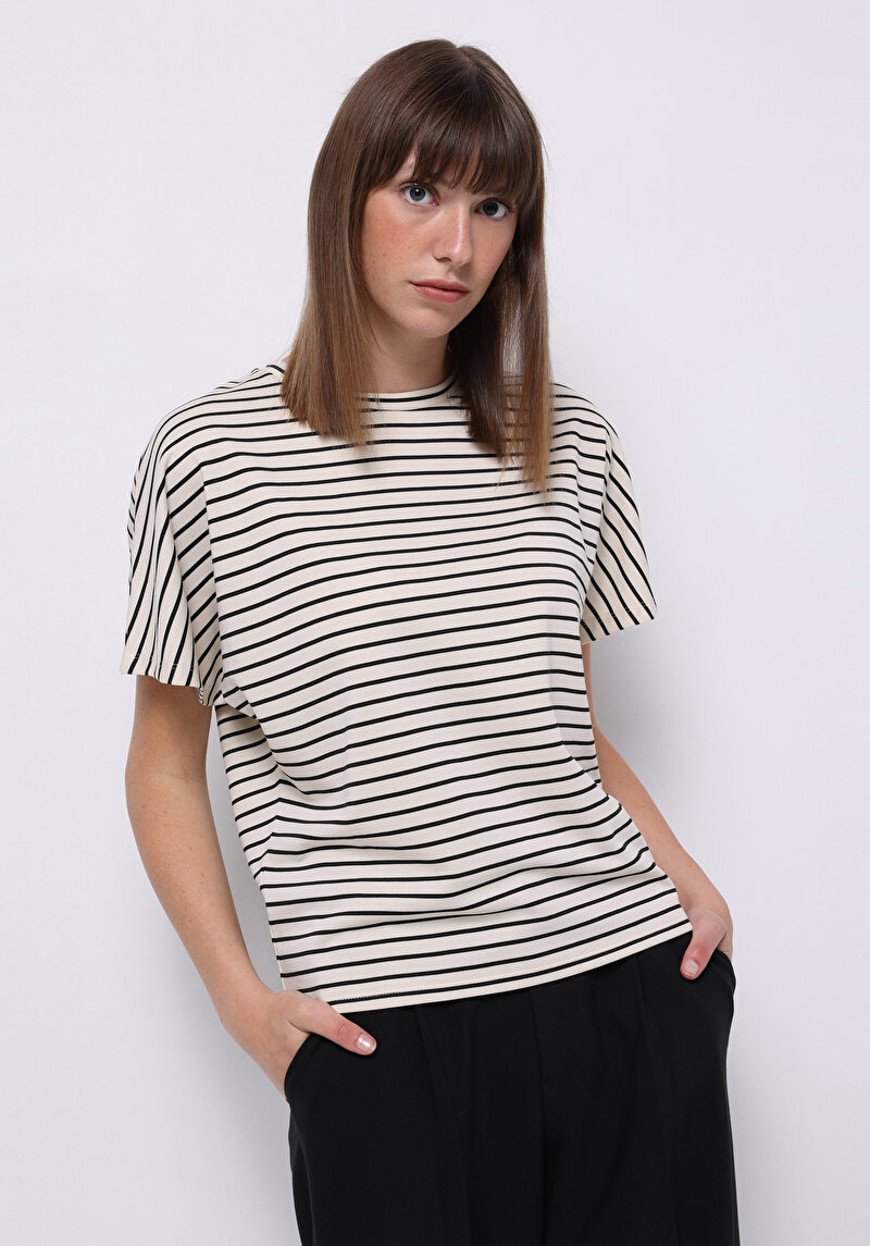 Regular Fit Yuvarlak Yaka Çizgili Kadın Ekru Kısa Kol Tişört