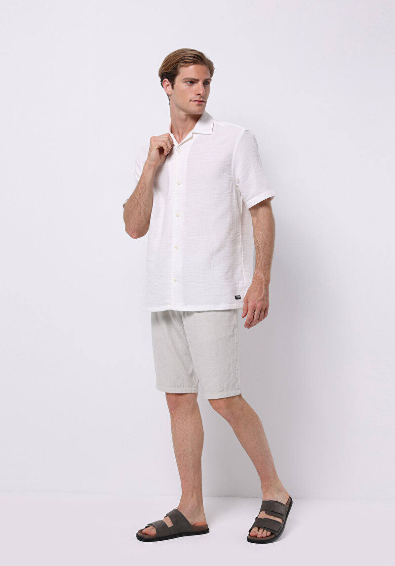 Comfort Fit Shirt Neck Jakarlı Erkek Ekru Kısa Kol Gömlek