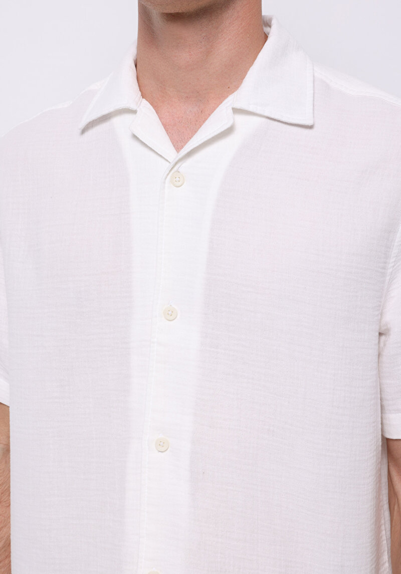 Comfort Fit Shirt Neck Jakarlı Erkek Ekru Kısa Kol Gömlek